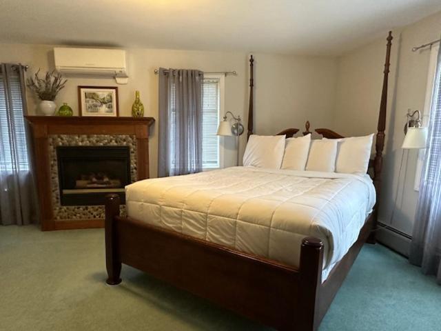 The Vermont Inn Mendon Exteriör bild
