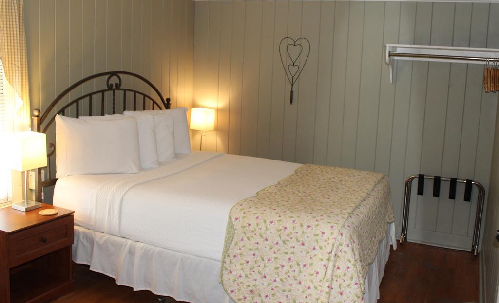 The Vermont Inn Mendon Exteriör bild